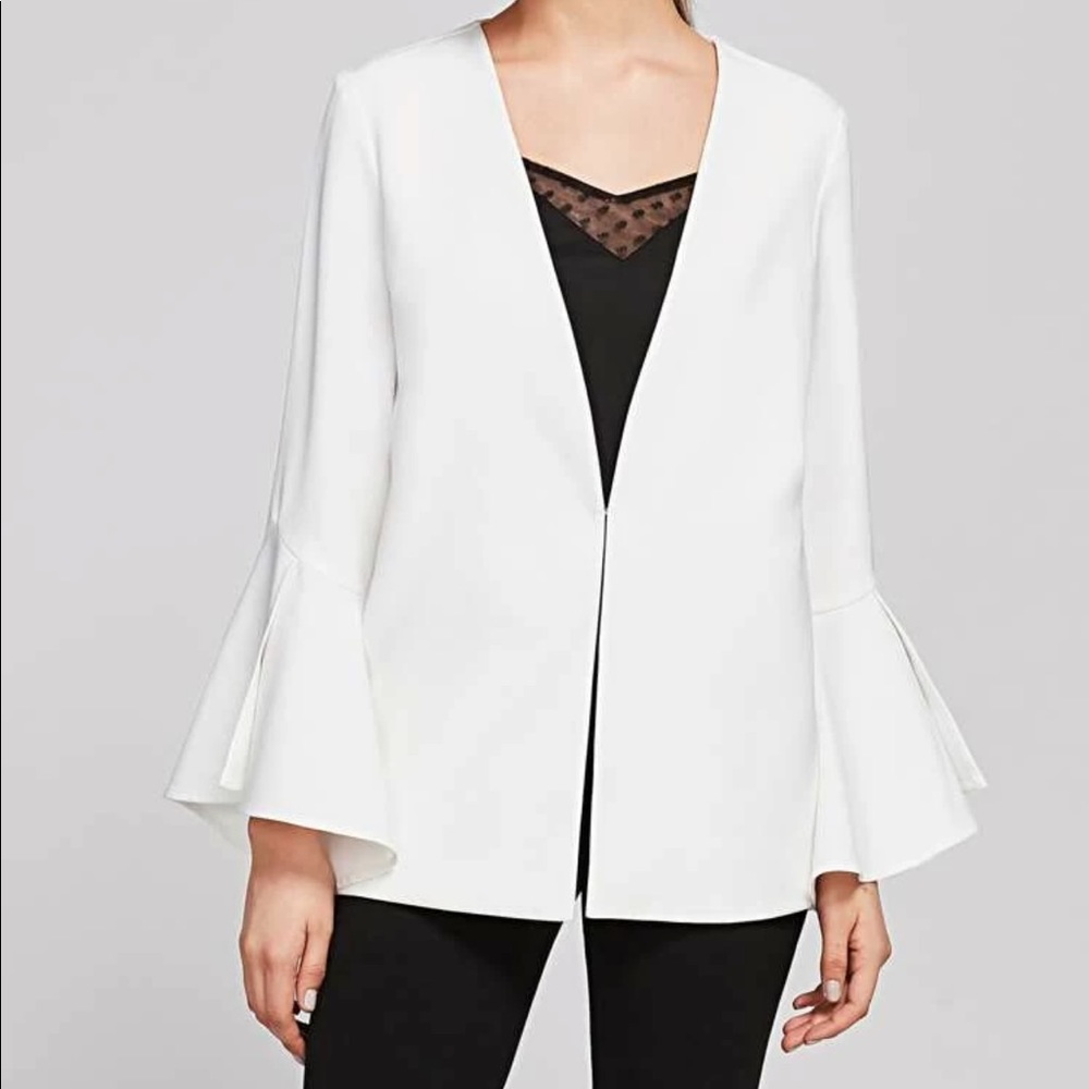 Exaggerate bell sleeve hook and eye blazer